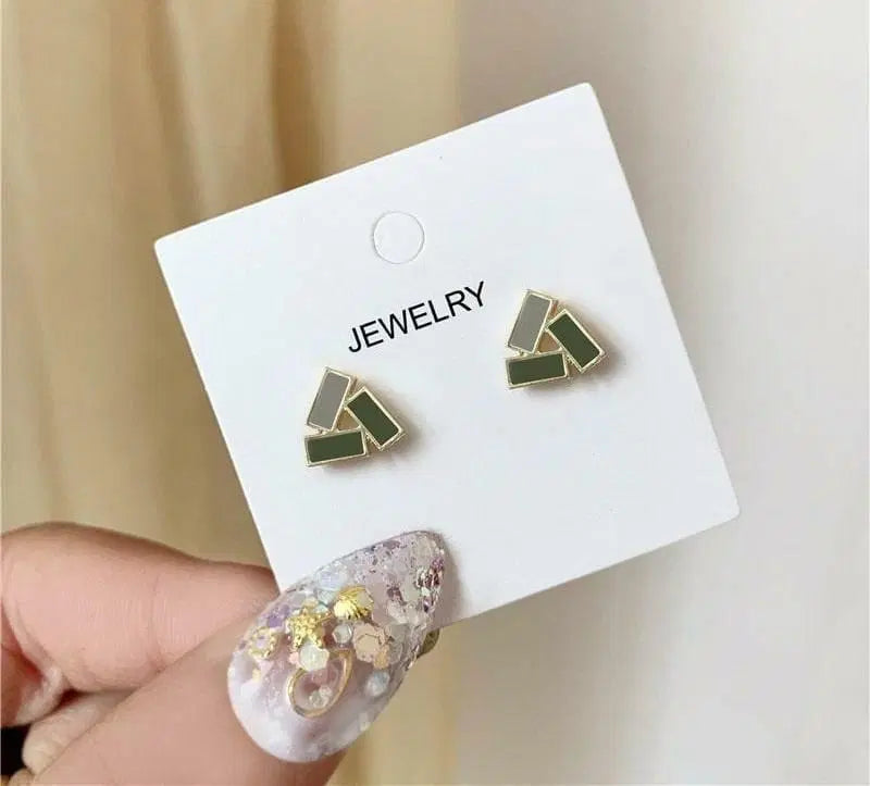 Elegant Golden Metal Earrings – Small Size
