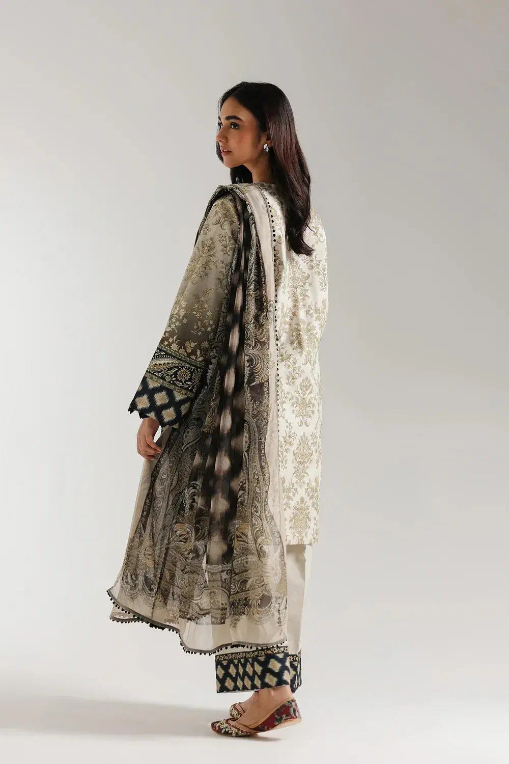 Printed Lawn Suit with Dobby Lawn Dupatta (3 Pc - Off White)