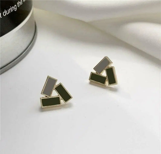 Elegant Golden Metal Earrings – Small Size