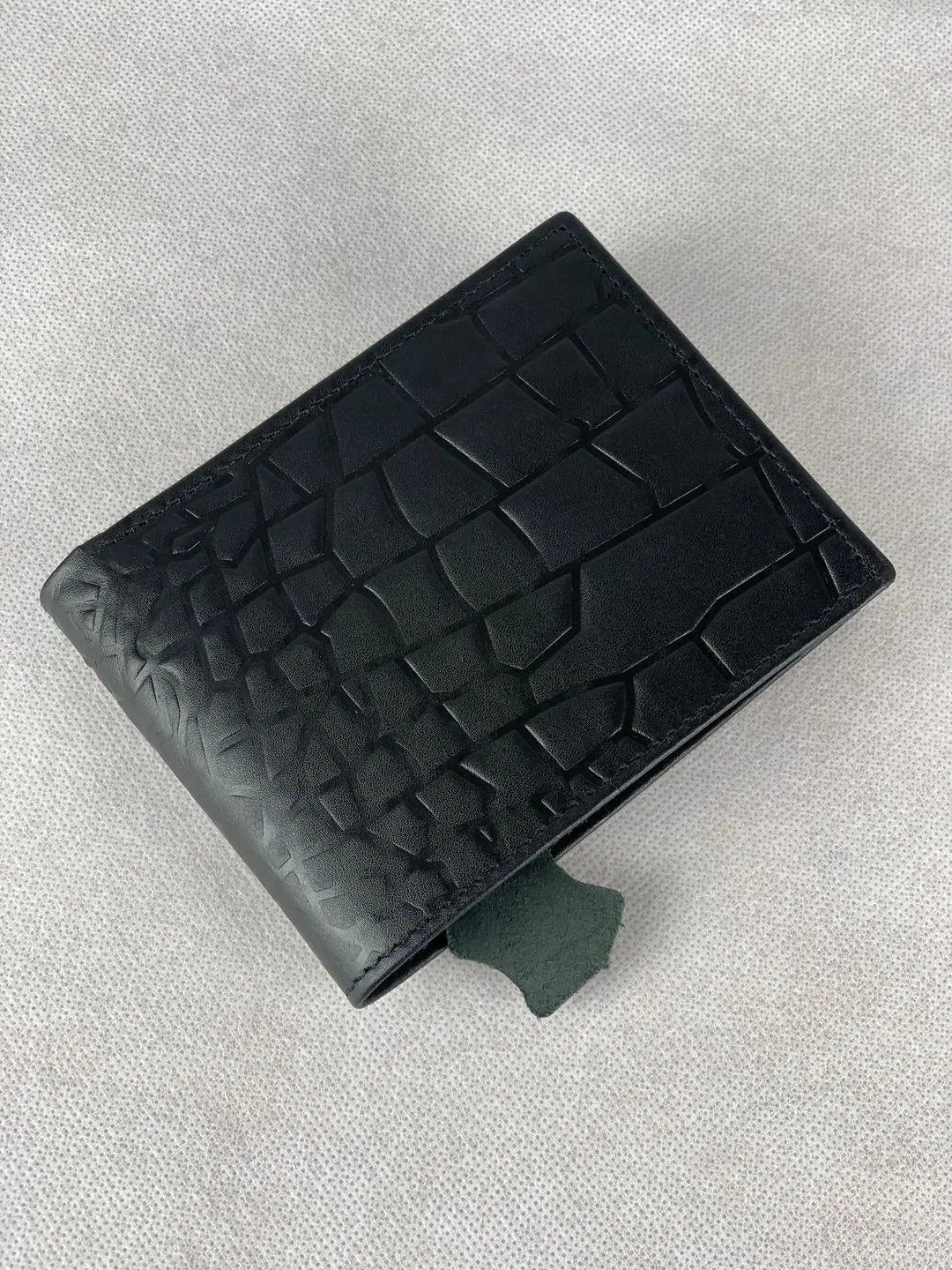 Men’s Premium Crocodile Pattern Leather Bi-Fold Wallet