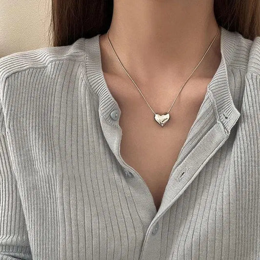 Golden Love Heart Necklace – Elegant Women's Jewelry
